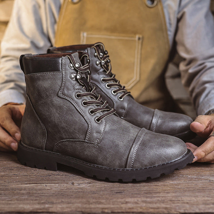 Botki męskie sznurowane z wysoką cholewką i grubą podeszwą