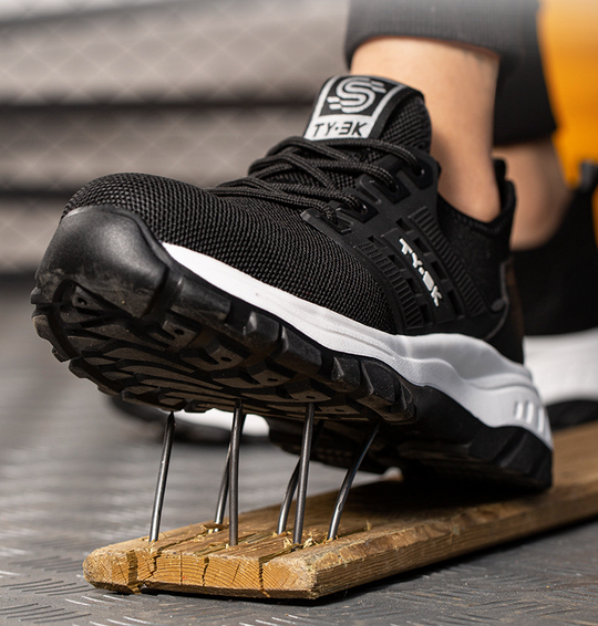 Wygodne damskie buty dzianinowe z koronką