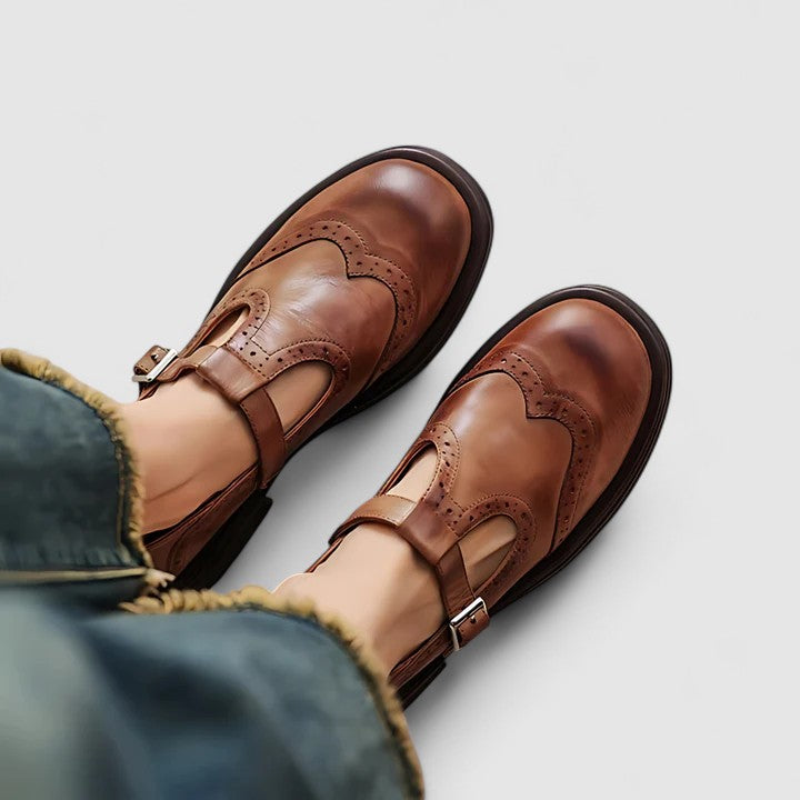 Klasyczne damskie buty z paskiem w kształcie litery T