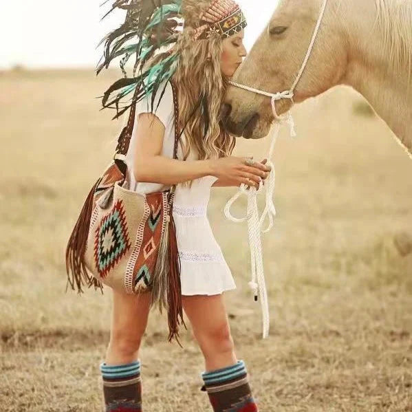 Minimalistyczna torebka ramię z plecionym akcentem