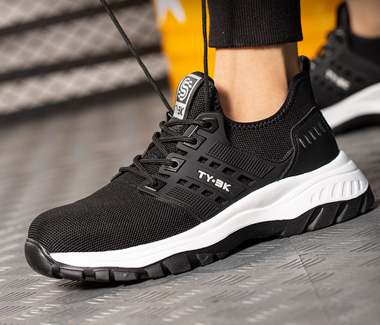 Wygodne damskie buty dzianinowe z koronką